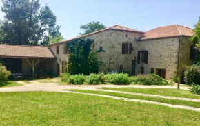 CHEZ SOPHIE -Chambres d’hôtes, Gîte et Gîte équestre